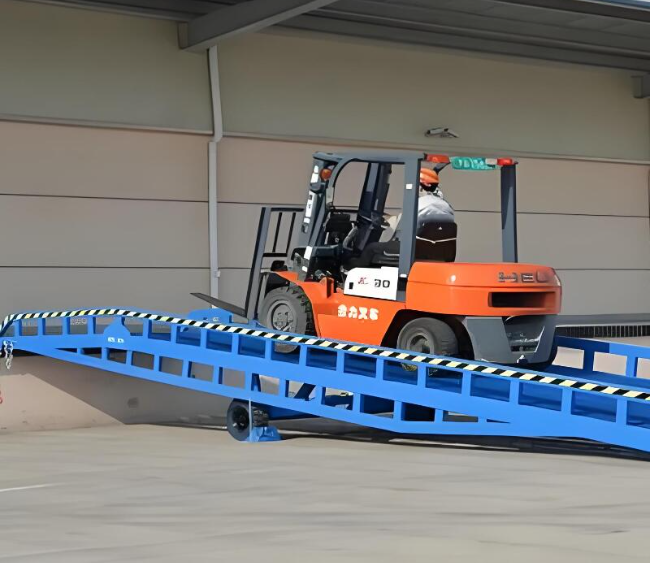 通化移动式卸货平台（叉车用）